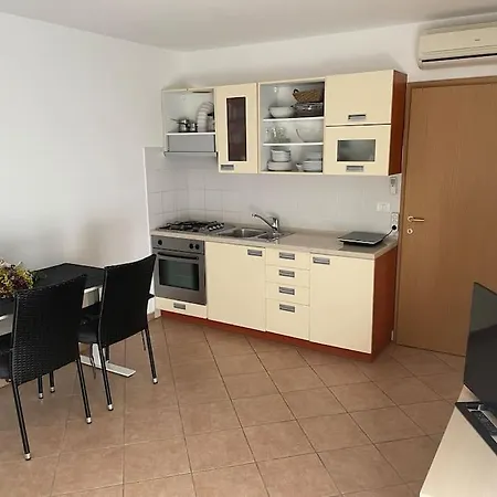 Marcelko - 500m To Beach, Privat Parking Apartamento Bašanija